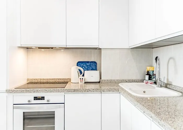 Apartment Rg325 - Great 2 Bed Apt, Close To Puerto Banus *