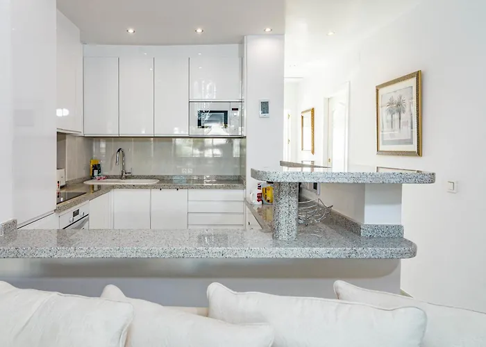 Rg325 - Great 2 Bed Close To Puerto Banus Marbella