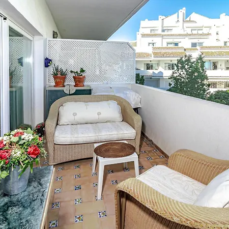 Rg325 - Great 2 Bed Close To Puerto Banus * Марбелья
