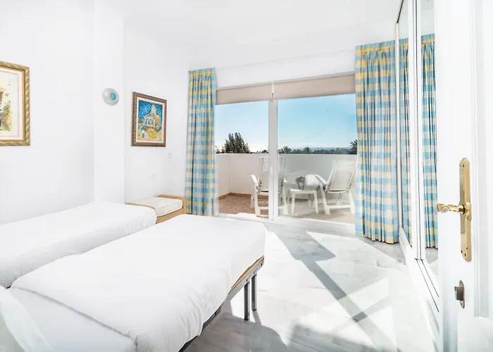 Rg325 - Great 2 Bed Close To Puerto Banus