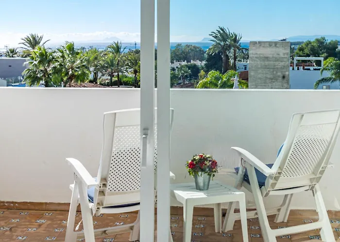 Rg325 - Great 2 Bed Close To Puerto Banus Марбелья